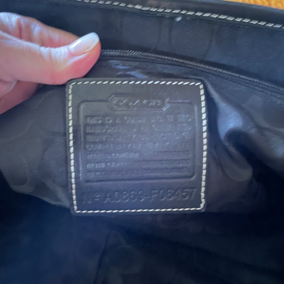 Authentic Coach Laptop Messenger - Picture 3 of 16